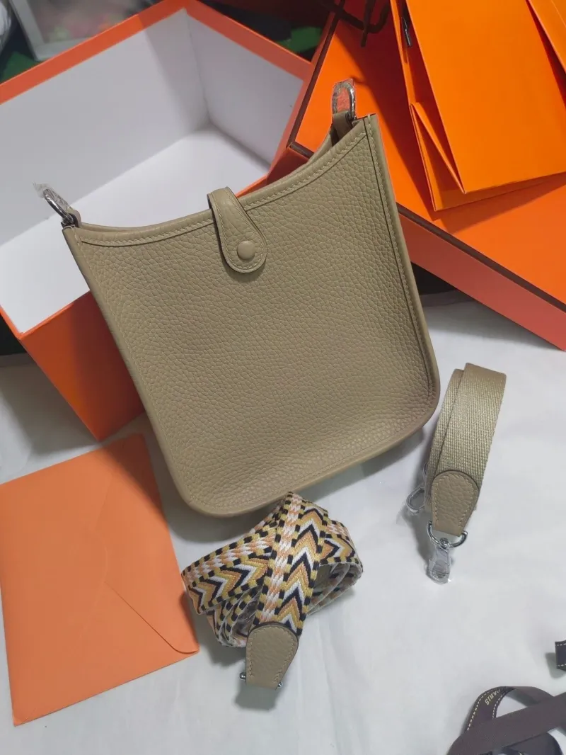 Alternative view of Hermes Satchel Bags-86