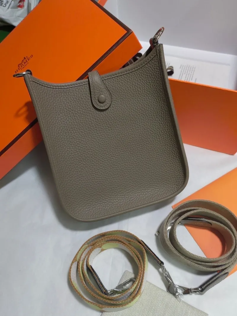 Alternative view of Hermes Satchel Bags-93