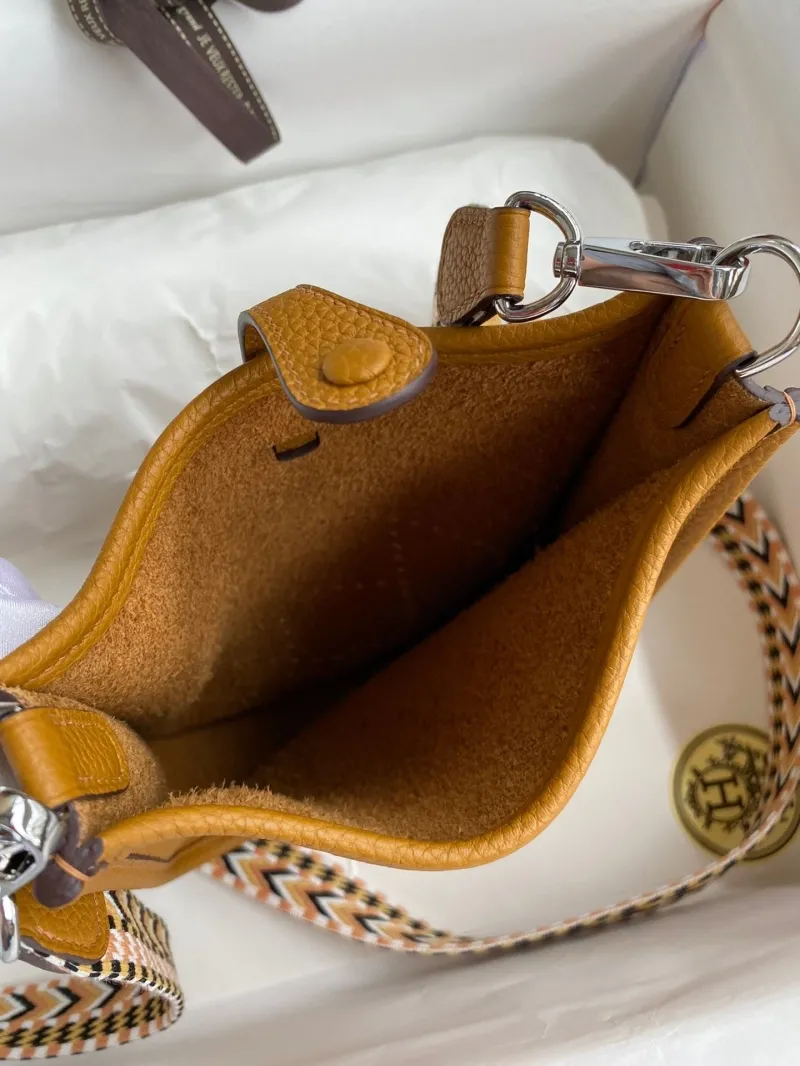 Hermes Tan Leather Crossbody Bag - Image 8