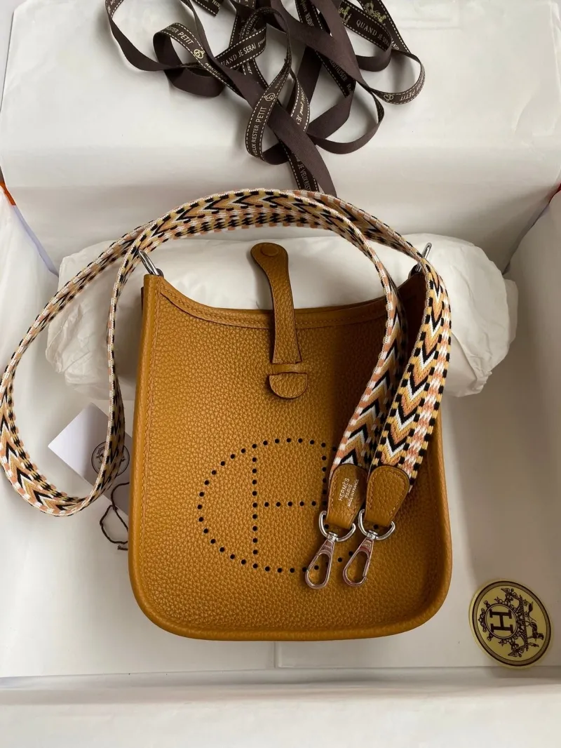 Hermes Tan Leather Crossbody Bag - Image 9