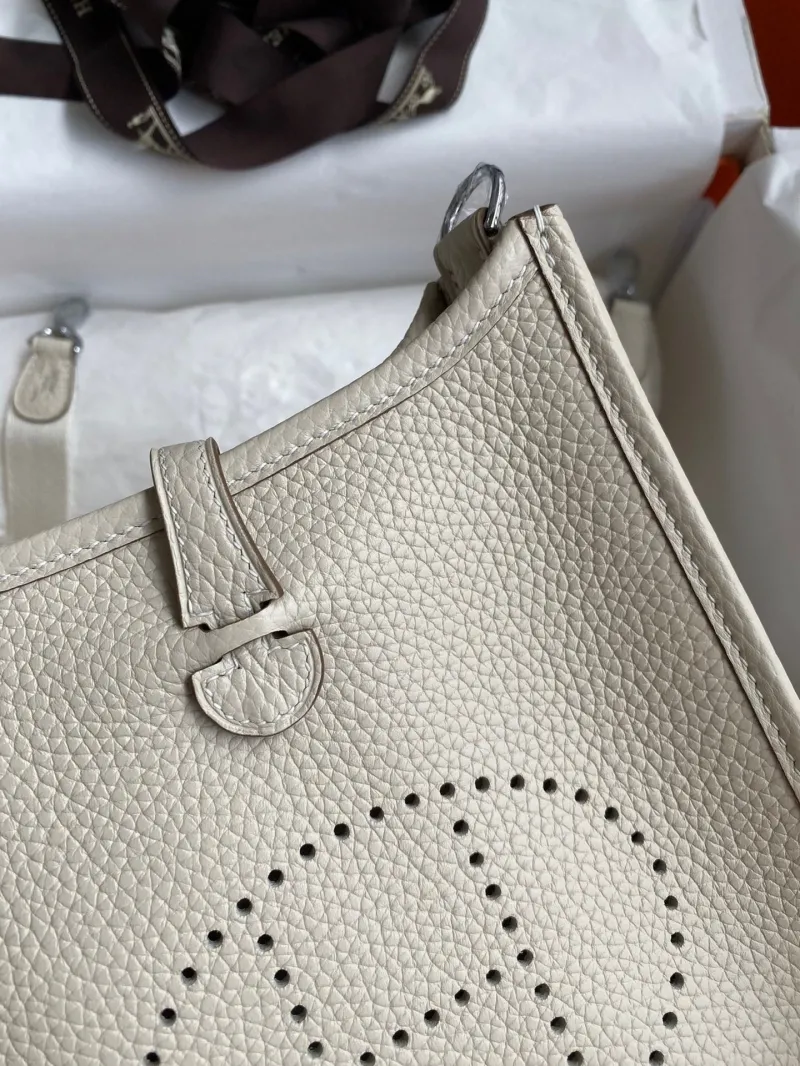 Hermes Cream Leather Crossbody Satchel Bag - Image 4