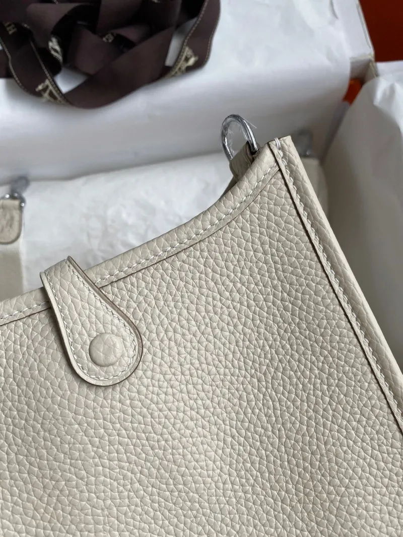 Hermes Cream Leather Crossbody Satchel Bag - Image 5