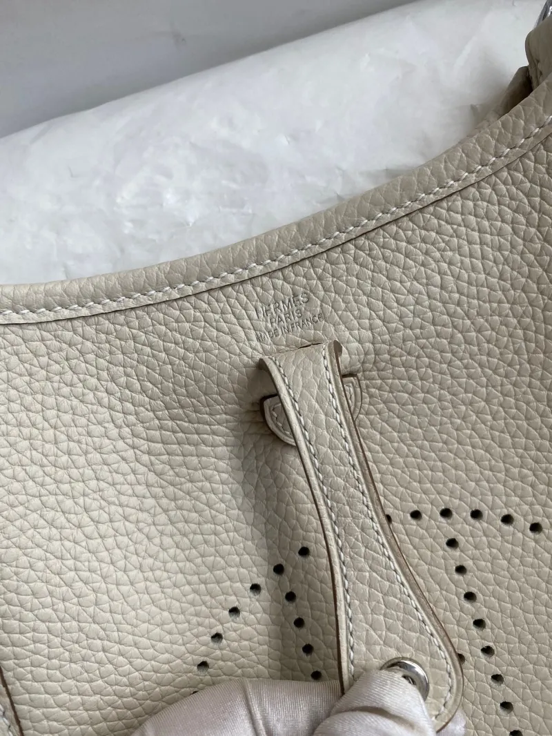 Hermes Cream Leather Crossbody Satchel Bag - Image 6