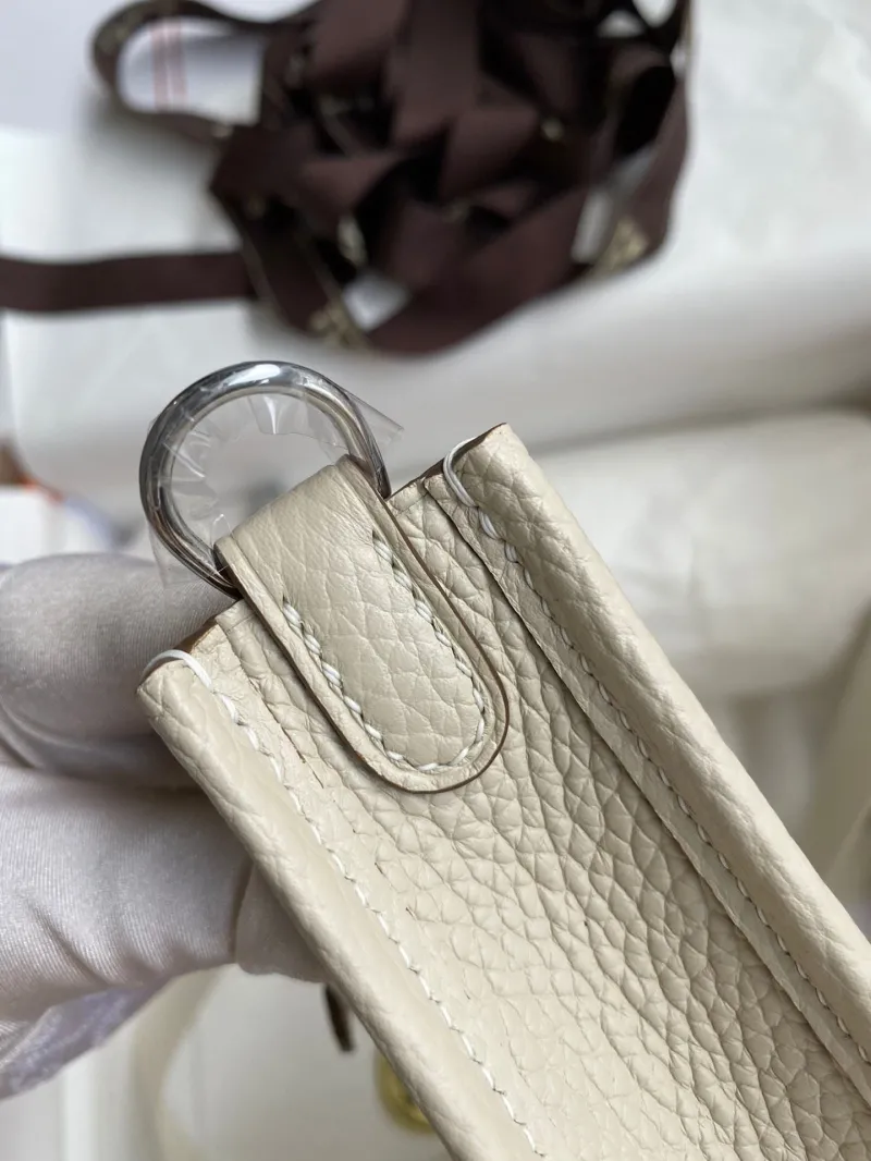 Hermes Cream Leather Crossbody Satchel Bag - Image 8