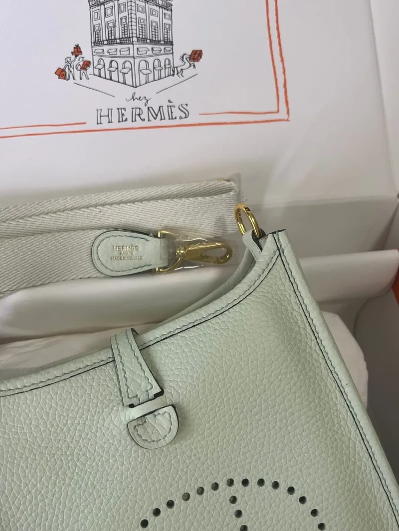 Hermes Light Mint Leather Crossbody Satchel Bag - Image 3
