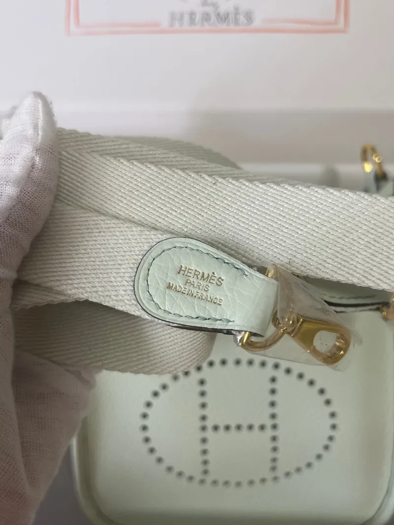 Hermes Light Mint Leather Crossbody Satchel Bag - Image 8