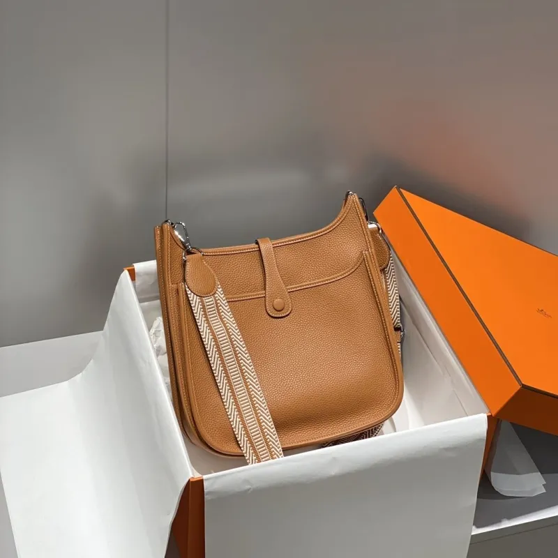 Hermes Tan Leather Crossbody Bag - Image 3
