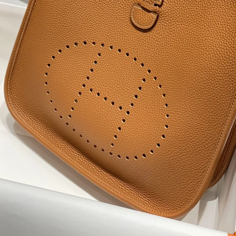 Hermes Tan Leather Crossbody Bag - Image 4