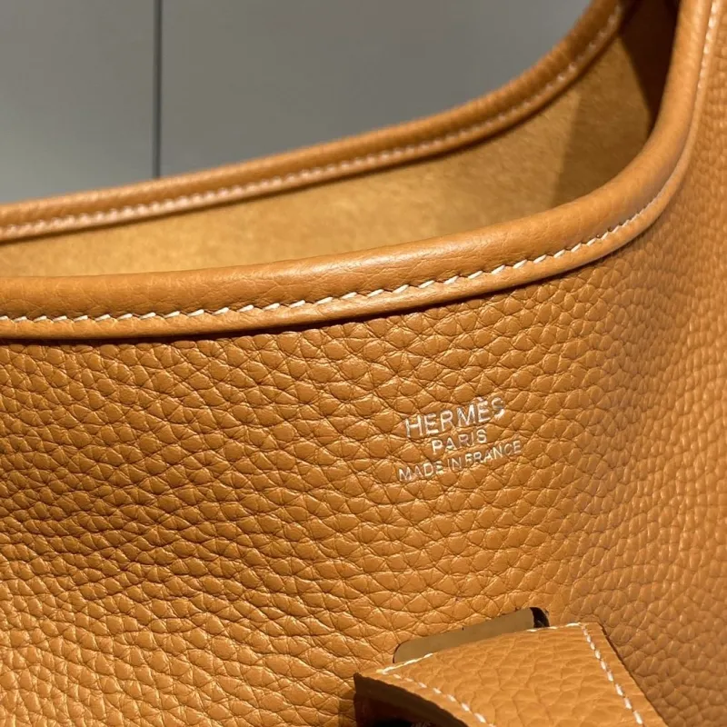 Hermes Tan Leather Crossbody Bag - Image 5