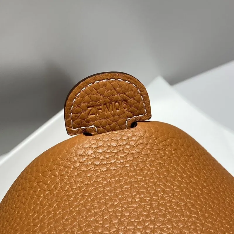 Hermes Tan Leather Crossbody Bag - Image 6