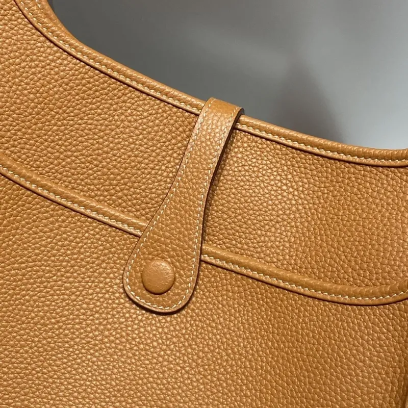 Hermes Tan Leather Crossbody Bag - Image 8