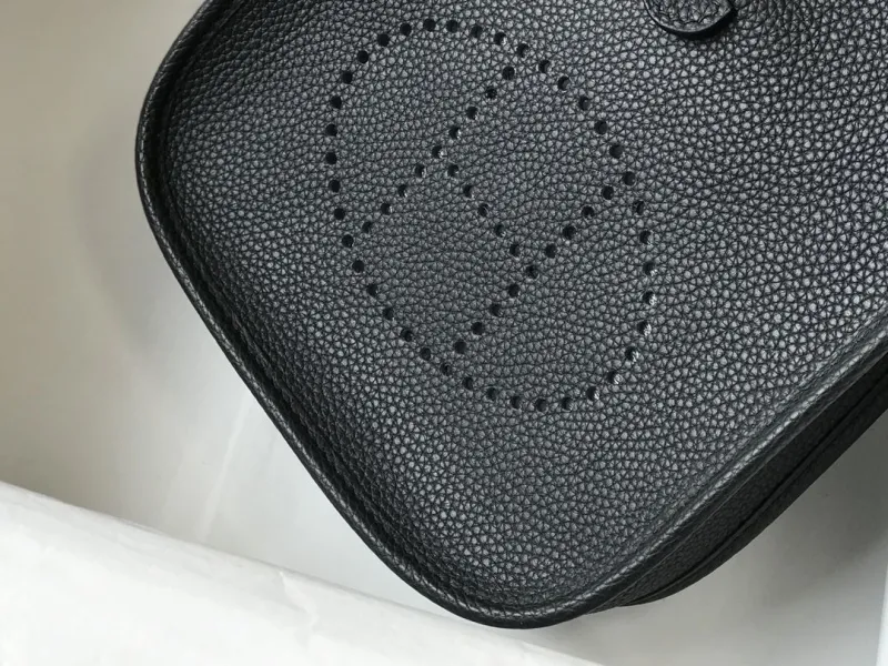 Hermes Black Leather Crossbody Satchel Bag - Image 4