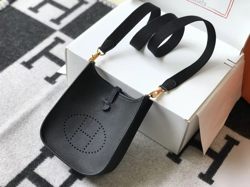 Hermes Black Leather Crossbody Satchel Bag - Image 9