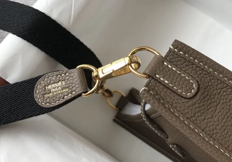 Hermes Taupe Leather Crossbody Satchel - Image 5