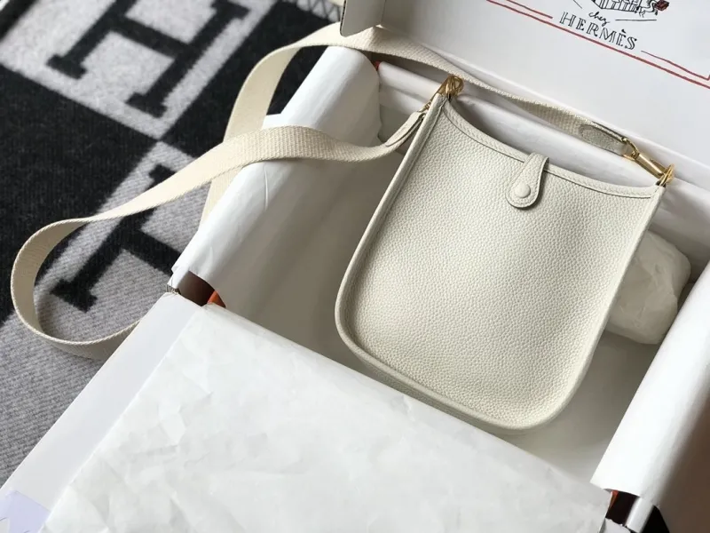 Hermes Cream White Leather Crossbody Satchel Bag - Image 3
