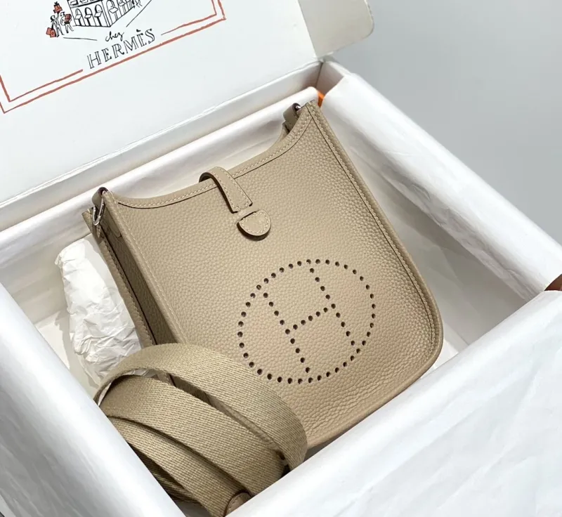 Hermes Beige Leather Crossbody Satchel Bag - Image 3