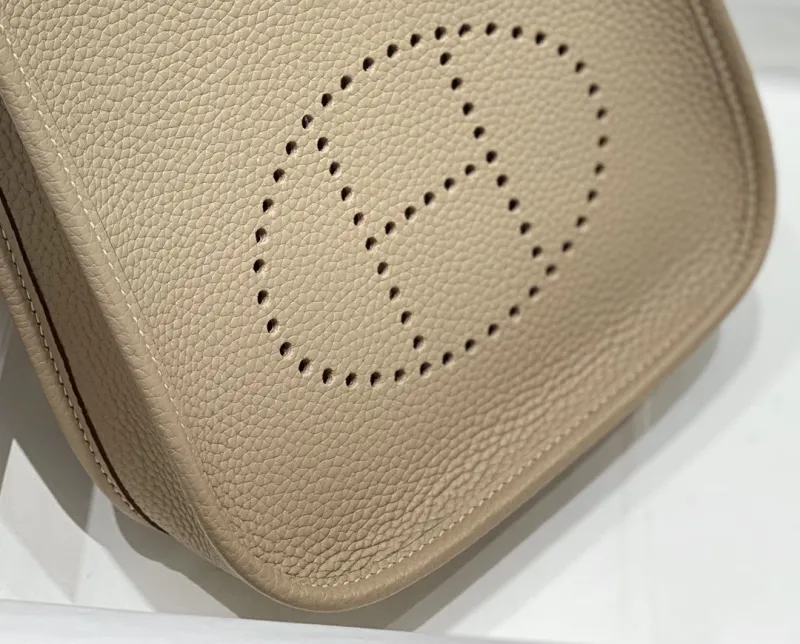 Hermes Beige Leather Crossbody Satchel Bag - Image 6