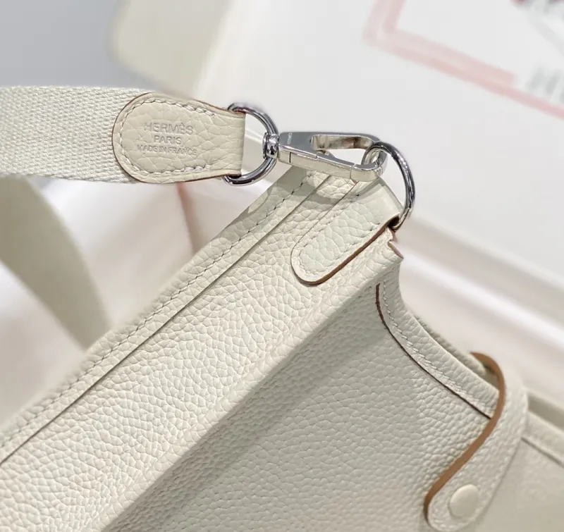 Hermes Cream Leather Crossbody Satchel Bag - Image 5