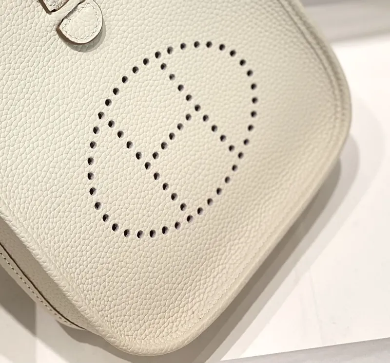 Hermes Cream Leather Crossbody Satchel Bag - Image 6