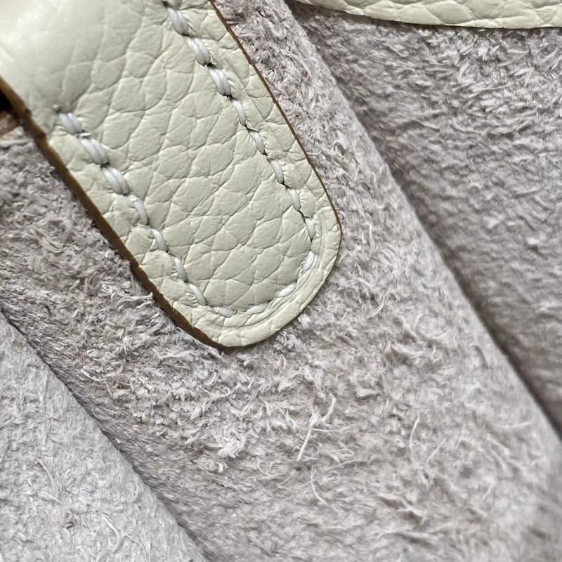Hermes Cream Leather Crossbody Satchel Bag - Image 9