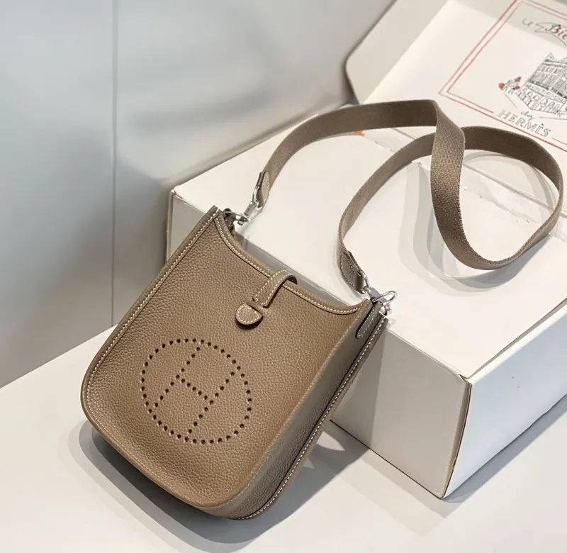 Hermes Taupe Leather Crossbody Bag 206 - Image 4