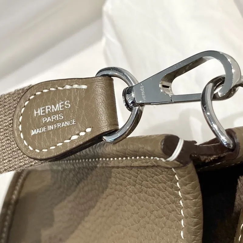 Hermes Taupe Leather Crossbody Bag 206 - Image 5