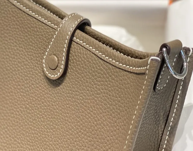 Hermes Taupe Leather Crossbody Bag 206 - Image 6