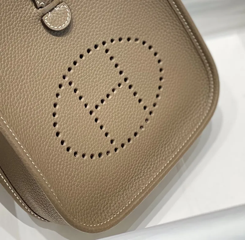 Hermes Taupe Leather Crossbody Bag 206 - Image 7