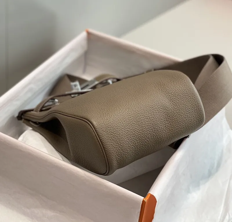 Hermes Taupe Leather Crossbody Satchel Bag - Image 5