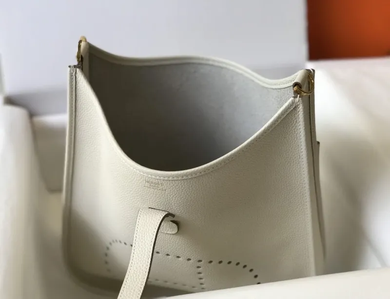 Hermes Off-White Leather Satchel Bag 224 - Image 7