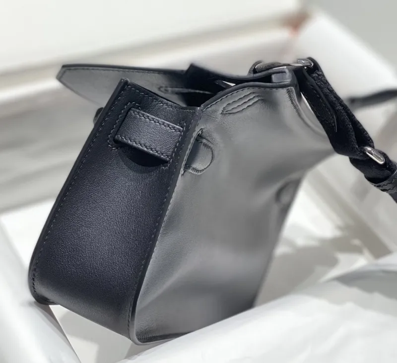 Hermes Black Leather Satchel Bag 228 - Image 3