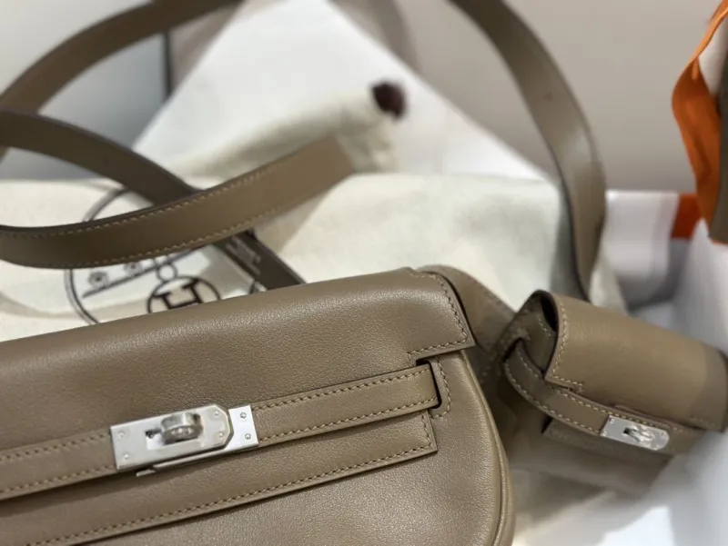 Hermes Taupe Leather Satchel Bag 277 - Image 3