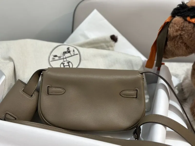 Hermes Taupe Leather Satchel Bag 277 - Image 5