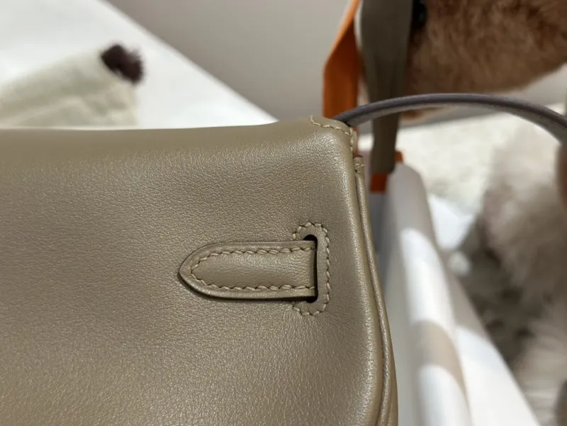 Hermes Taupe Leather Satchel Bag 277 - Image 8