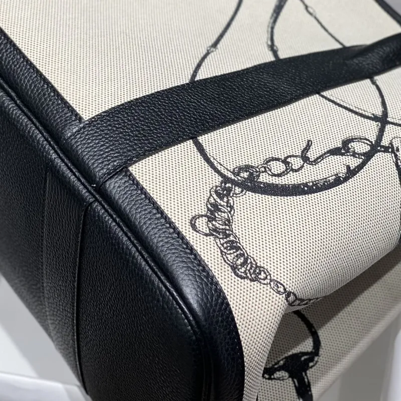 Hermes Cream and Black Canvas Tote Bag - Image 6