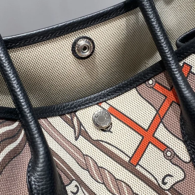 Hermes Horse Print Canvas Leather Tote Bag - Image 3