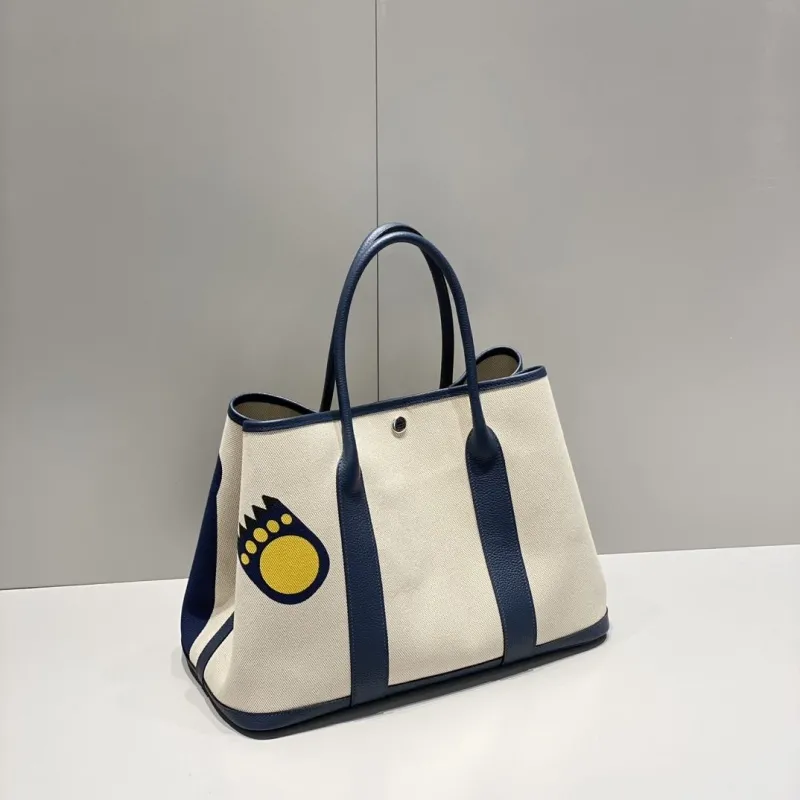 Alternative view of Hermes Shopping Bags-10