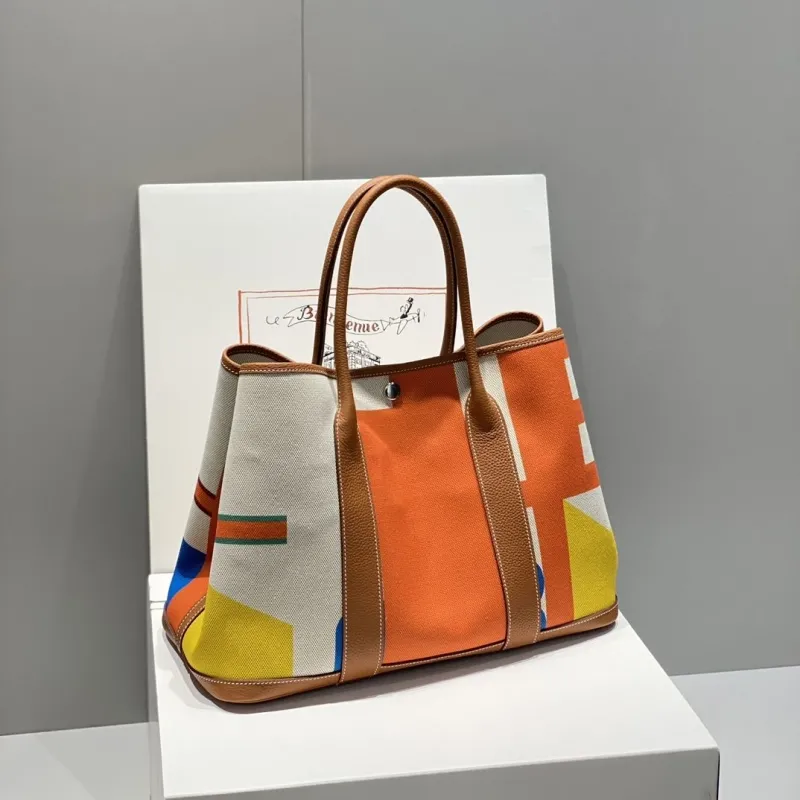 Alternative view of Hermes Shopping Bags-14
