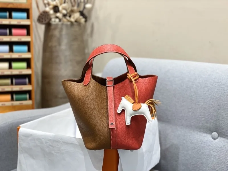 Hermes Shopping Bags-16