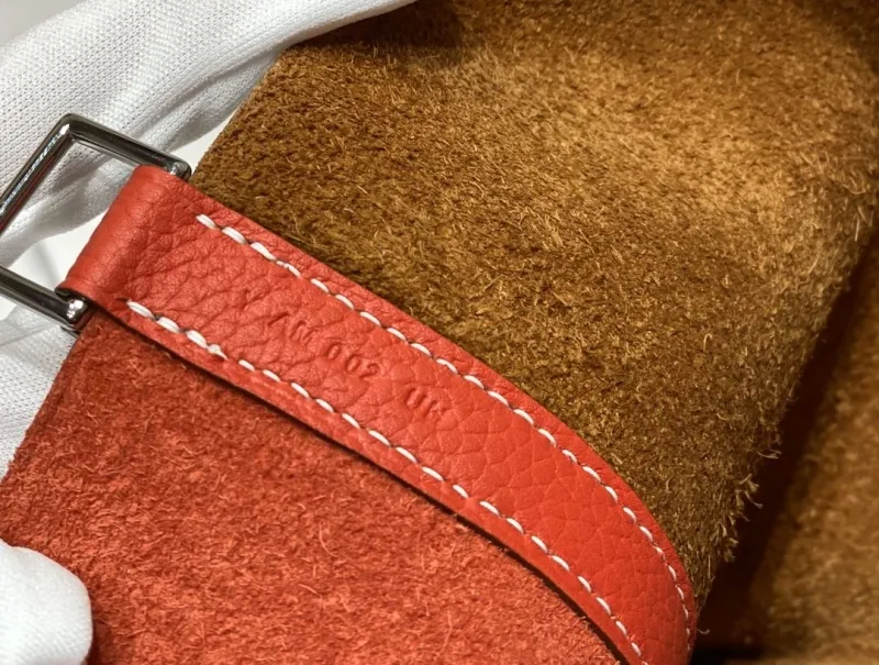 Hermes Two-Tone Brown Red Bucket Handbag - Image 6