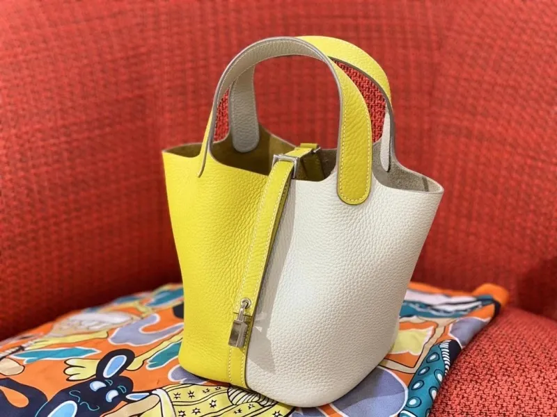 Hermes Shopping Bags-19