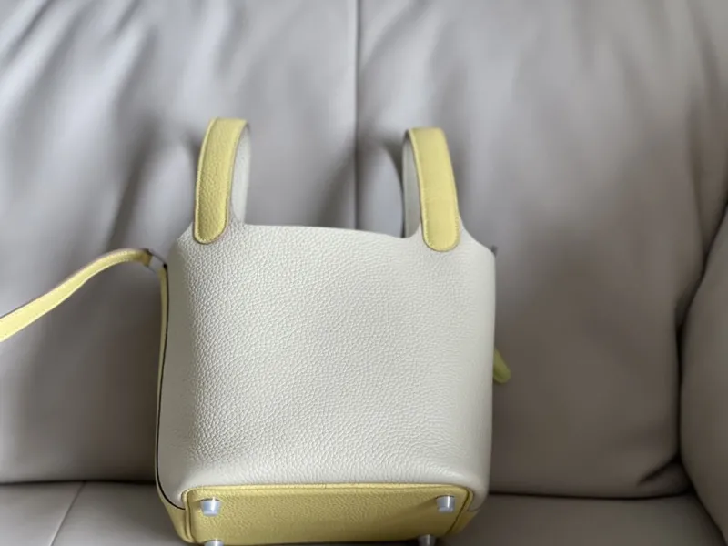 Hermes Cream Yellow Bucket Handbag with Pegasus Charm - Image 6