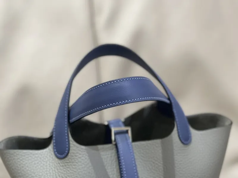 Hermes Gray and Blue Leather Bucket Handbag - Image 3