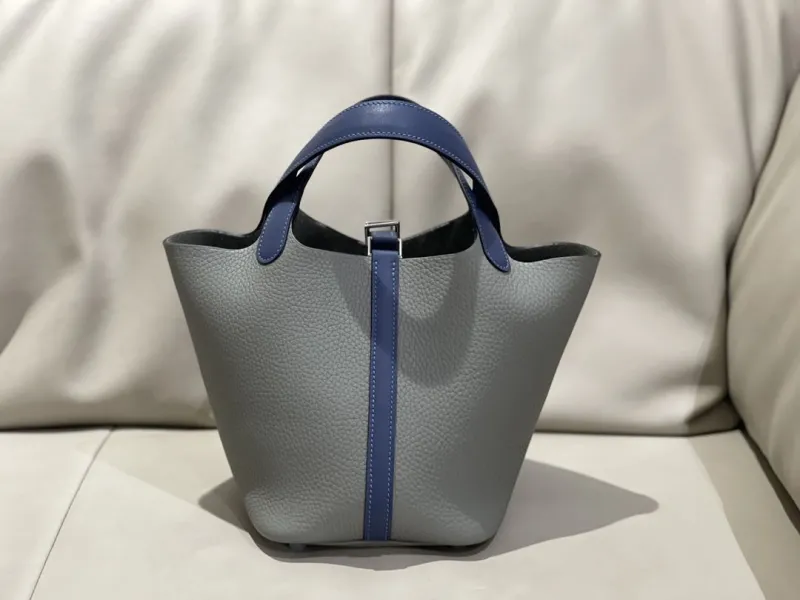 Hermes Gray and Blue Leather Bucket Handbag - Image 4