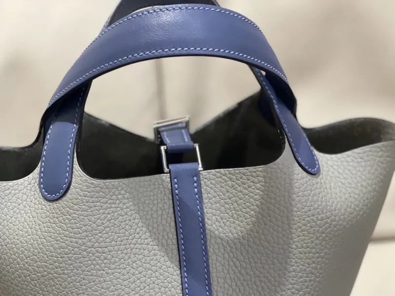 Hermes Gray and Blue Leather Bucket Handbag - Image 5