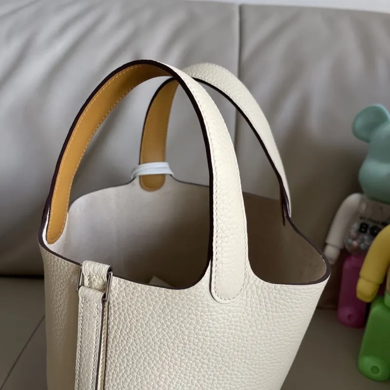 Hermes Cream Leather Bucket Handbag with Horse Charm - Image 7