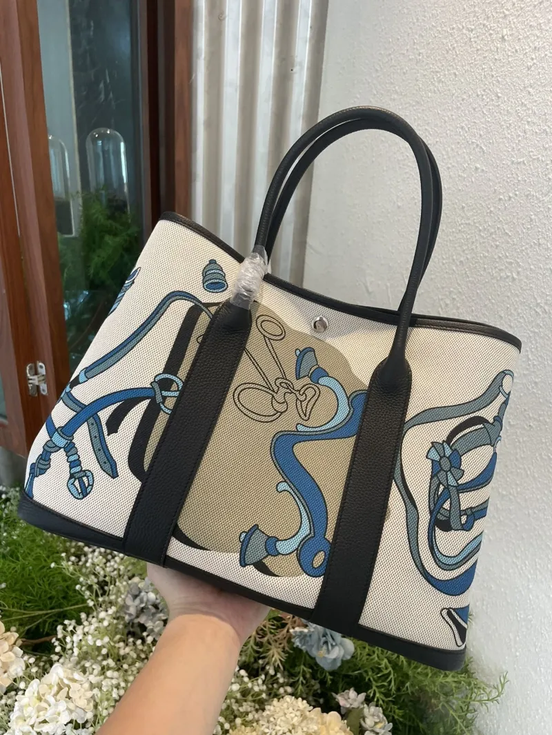 Hermes 31 Blue Equestrian Print Canvas Tote Bag