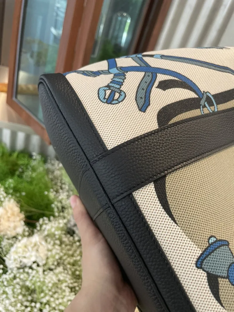 Hermes 31 Blue Equestrian Print Canvas Tote Bag - Image 6