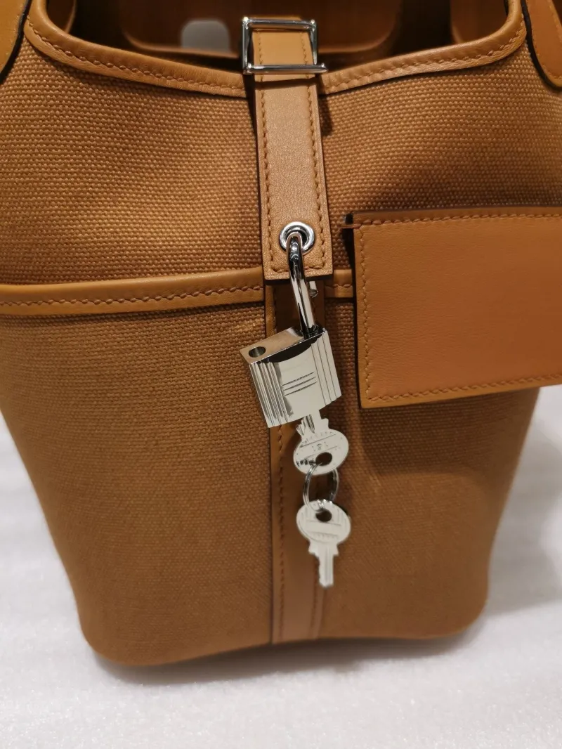 Hermes Tan Canvas Bucket Shopping Bag - Image 5