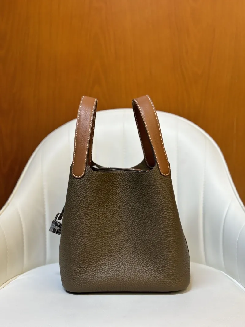 Alternative view of Hermes Shopping Bags-44